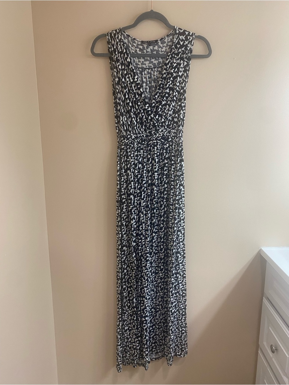 Cable & Gauge Black and White Sleeveless Printed Maxi Dress